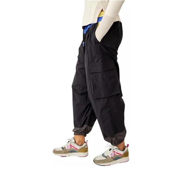 $128 Free People Movement Spring Forward Cargo Balloon Pants Black Blue Size L - Picture 3 of 6